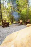 Rekindled @ The Patch, lux couples getaway, hot tub, outdoor living. - Homestays