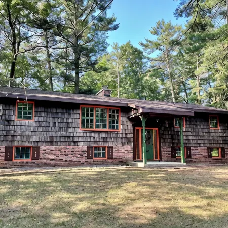 NEW! Charming 3BR/2BA Lake House in the Woods of the desirable Black River area