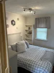 Waterfront 3 Bedroom cottage located in beautiful Turkey Point - Wifi