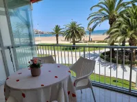 Beachfront apartment 40 k. from Valencia, services all year round, - Homestays