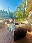 Brand New 3-bedroom cottage with WiFi and AC in enchanting Downtown Eagle River - 3 tähden