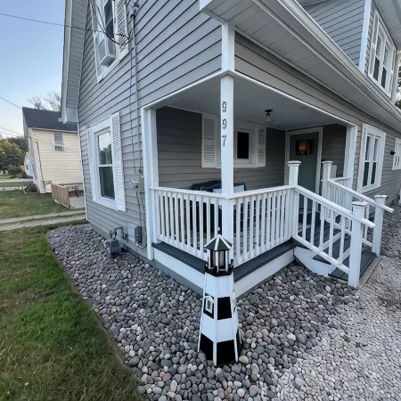 Charming 3-bedroom lake house with the best location in Conneaut