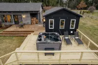 Wellness Retreat with Hot Tub, Gym, Cold Plunge, Office