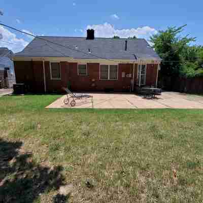 Cozy 3-bedroom bungalow in marvelous Memphis with AC, WiFi Hotel Exterior