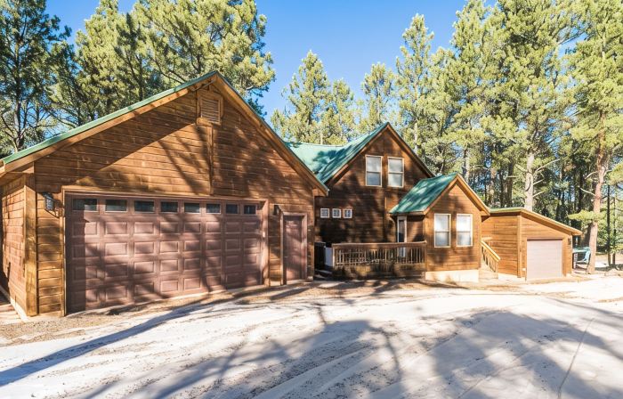 Retreat on Golf Course, Mountain Views, Hot Chocolate Bar, Sleeps 12!