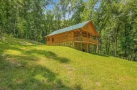 Homey Cozy Dog Friendly Cabin Surrounded by Beautiful Mountain Trees w/Hot Tub+ - Chalets