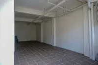 RedDoorz Plus near Pasar Gede Solo