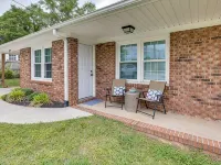 Charming 2-Bd 1-Ba home in Easley near GVL & Clemson w/ WiFi, Self check-in & AC Hotels in Easley