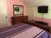 Farm/Woods Stay, 3 Miles from Live Oak Hotels in Suwannee County
