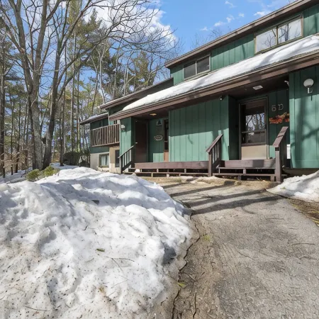North Conway Getaway! Stonehurst Village Condo - 2,500 Sq. Ft