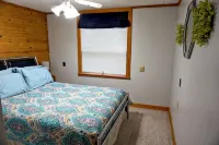 Wild Vines Log Cabin .5miles from Ky Lake, Hot Tub, Pool Table, 1500sqft Venue! - 2-Star