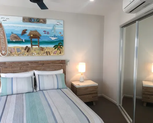 BEACH  Luxury Upmarket 2B 2B unit, OCEAN VIEWS!  250m to BUDDINA BEACH! Hotels in Buddina