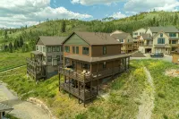 Elevated Mountain Retreat—Room to Gather, Minutes from Trails & Summer Concerts - Boutique