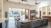8Br Paradise Valley Estate - Heated Pool, Spa & Sports - Homestays