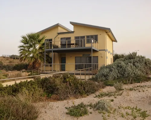 Closest property to Goolwa beach - just a couple minutes walk -winter discount! Hotels in Goolwa