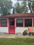 Beachfront Bungalow Retreat on Lake Huron2 - 3-Sterne