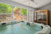 ~Bamboo Oasis Relaxing Hot Tub Family Time~ Get to Anywhere in SA in 20 Mins!