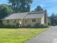 Walk to Bethany Beach, restaurants and CVS in under 10 minutes! Perfect for 8! Hotels in Bethany Beach