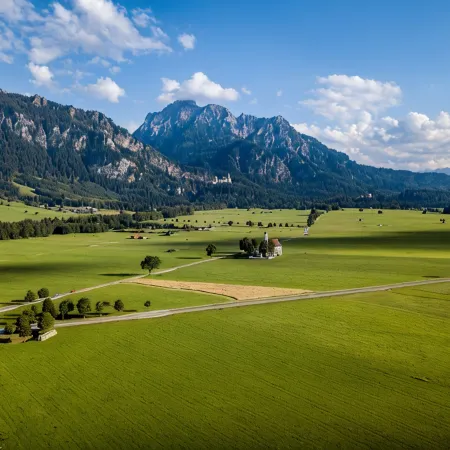 Vacation Apartment with a View of the Mountains and Neuschwanstein Castle