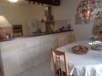On vacation with the dog? House with enclosed garden in the center of Roquebrun. Hotels in Roquebrun