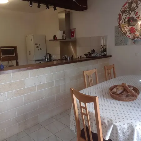On vacation with the dog? House with enclosed garden in the center of Roquebrun.