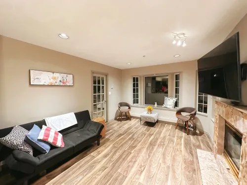 UBC trailhead villa ,beaches in10 minuteswalk,local boutique restaurant 5minutes - Vila