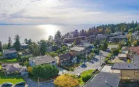 3 BR Seaside Bliss-Close to the beach-OCEAN VIEW!