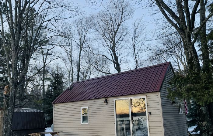 Lake Front Cabin Located On Muskallonge Lake