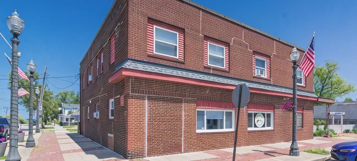 Charming 2-bedroom Suite with balcony overlooking the Lake in Fairport Harbor Hotels in Lake County
