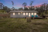 Cozy Sunrise Waterfront 2-bedroom Cottage & Dock. Serene Point Lookout/Scotland - 3-Star