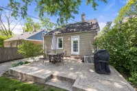 luxury bungalow-walk to Beaumont hospital - Homestays