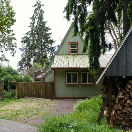 Waterfront Vashon Home with Amazing View