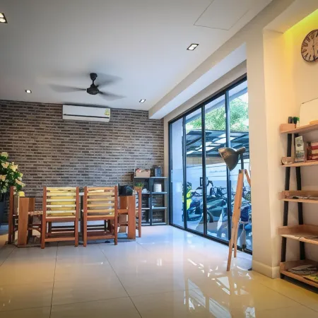 Vipa House Phuket Отели рядом с достопримечательностью «Храм Чалонг»