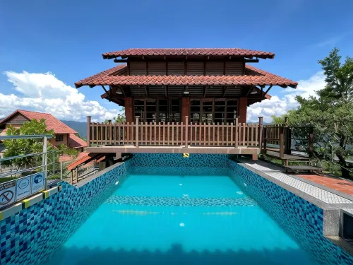Red House the Garden Stay in Bukit Tinggi by PLAY - Villas