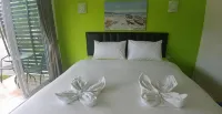 Thipburee Riverside Hotel