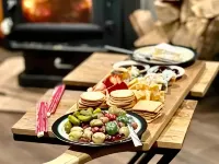 Creekside Cabin skiing/hiking & Appalachian Trail. Hotels in Mitchell County