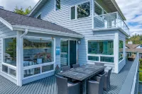 WATERFRONT 3BR/2BA MT RAINIER VIEWS, PRIVATE BEACH - 4-Star
