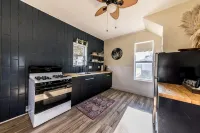 Cali Coast * Small home in quiet neighborhood - chambre d’hôtes