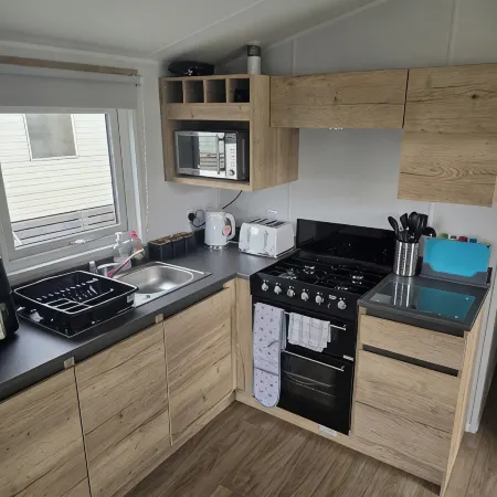 8 Berth Caravan free WiFi, Airfryer, Xbox 1
