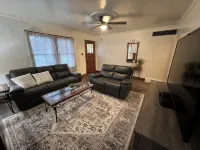 That's Amore! - Cozy 2-bedroom apartment in charming Steubenville with WiFi, AC - 2 ดาว