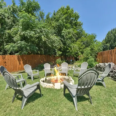 Private Pool & Hot Tub-Large 4Br Family Home Near Austin-Sleeps 12!