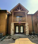 Charming woodland villa located in a secured resort across from Starved Rock - Alppimaja