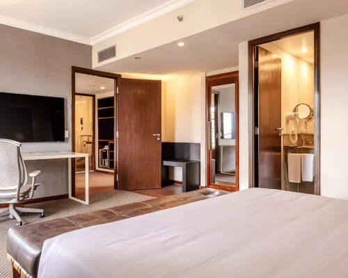 بلو تري بريميوم فيربو ديفينو Hotels near مسرح ألفا