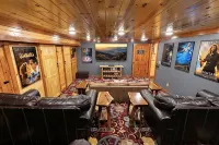 InCabinHeatedPool EV Charger Arcades-KingBeds-Sleeps upto 20-Jacuzzi-W/D-EV1 - Private Pools