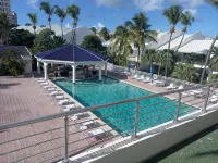 Impressive 3 bedrooms condo on Mullet Bay Beach - de playa