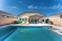 Serene Poolside Retreat, Sunset View & Patio Life - 4-Star