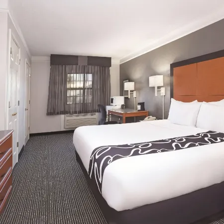 La Quinta Inn by Wyndham Salt Lake City Midvale Отели в г. Мидвейл