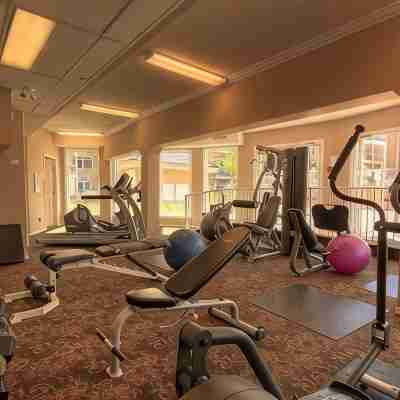 Top floor unit in Discovery Bay with lake views from the patio! Fitness & Recreational Facilities