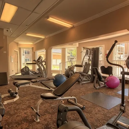 Top floor unit in Discovery Bay with lake views from the patio!