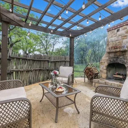 Luxury Home with Fire Pit & Hill Country Views